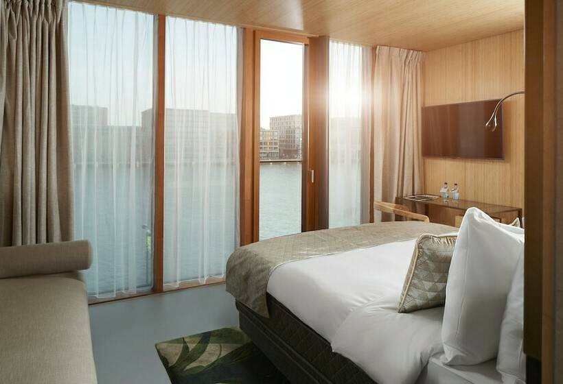 جناح جونيور, Jakarta Amsterdam