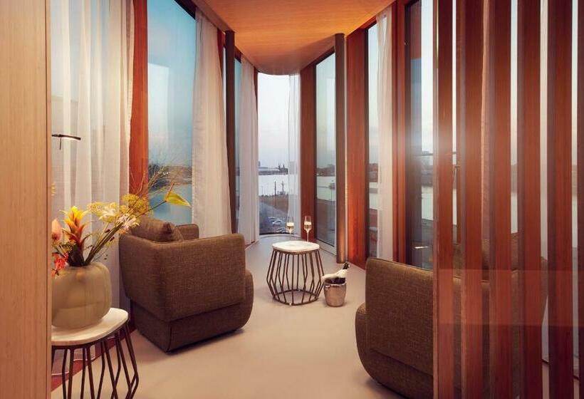 جناح, Jakarta Amsterdam