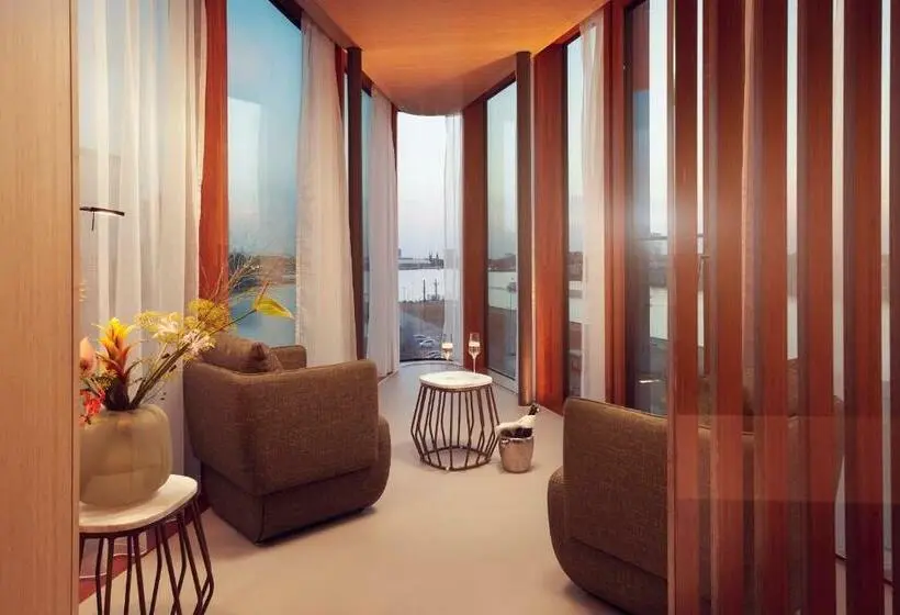 Suite, Jakarta Amsterdam