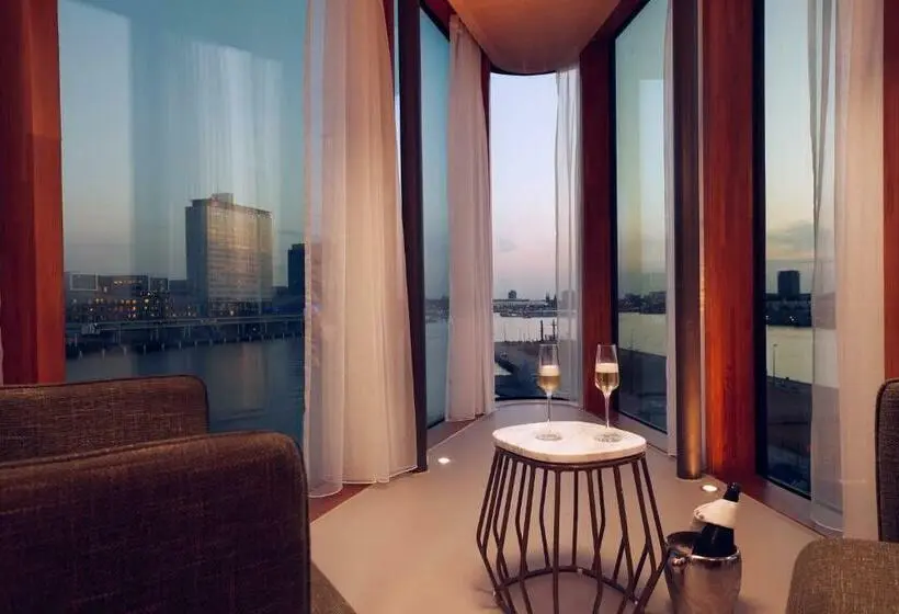 Suite, Jakarta Amsterdam