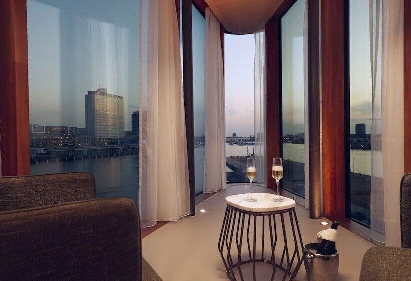 جناح, Jakarta Amsterdam