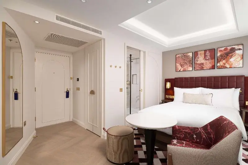 Suite, Jakarta Amsterdam