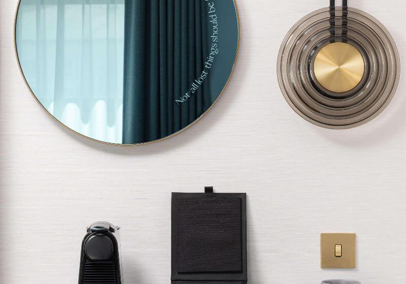 جناح, Jakarta Amsterdam