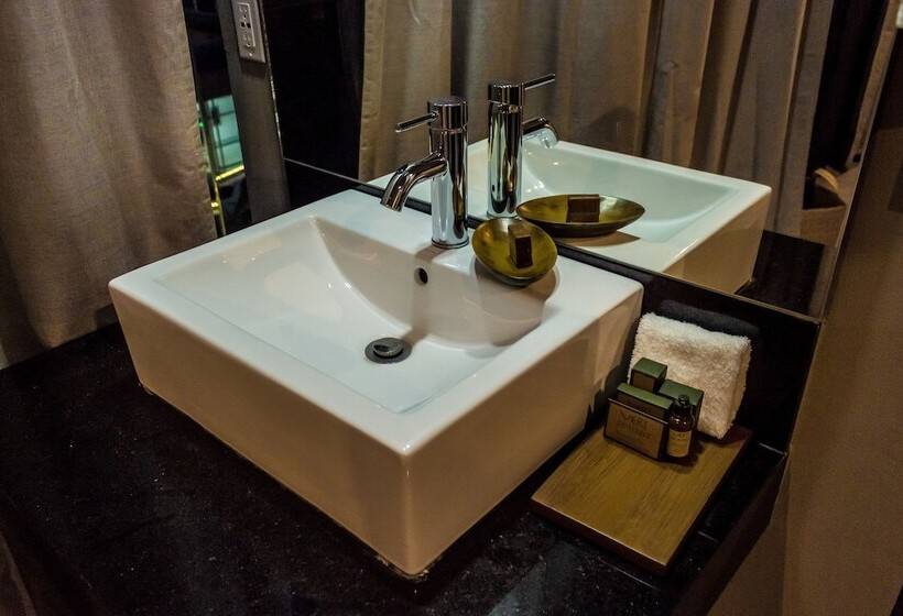 חדר דחוקס עם מיטת קינג, Kabah Boutique