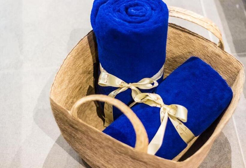 חדר דחוקס עם מיטת קינג, Kabah Boutique