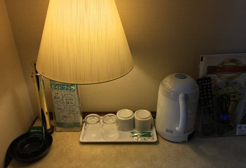 标准单人间, Kurume Station