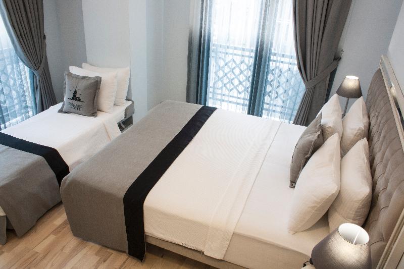 Superior Triple Room, Primero