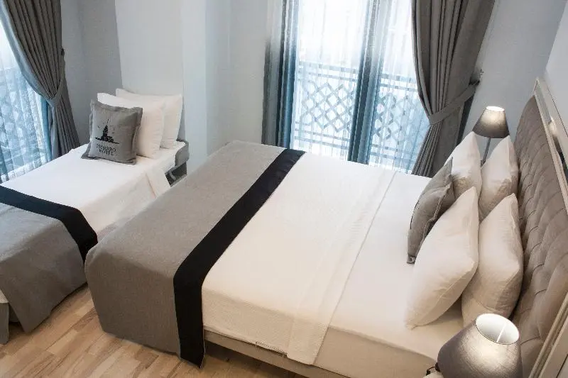 Superior Triple Room, Primero