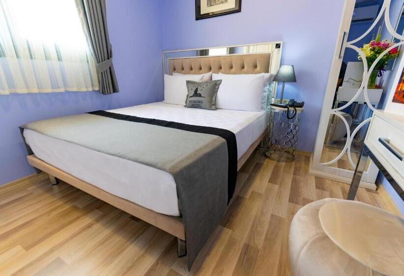 Superior Single Room, Primero