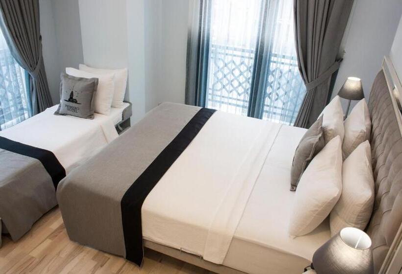 Superior Triple Room, Primero