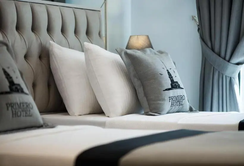 Standard Quadruple Room, Primero