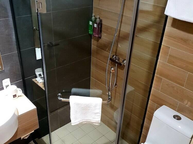 חדר דלוקס, Qlio