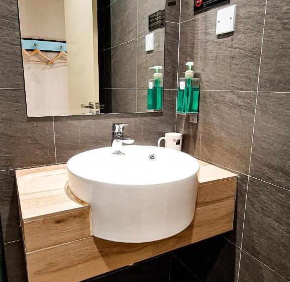 Quarto Estandar Individual, Qlio