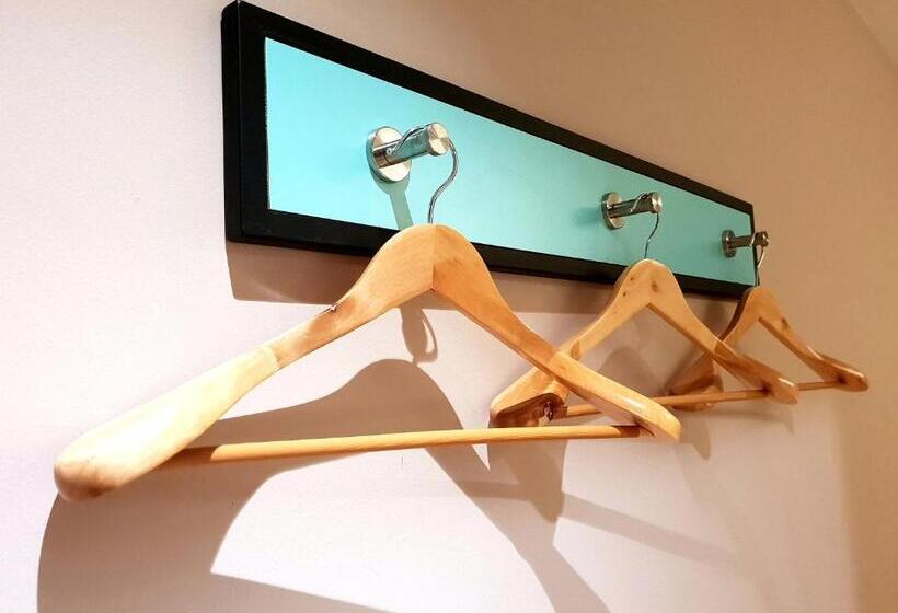 חדר דחוקס עם מיטת קינג, Qlio