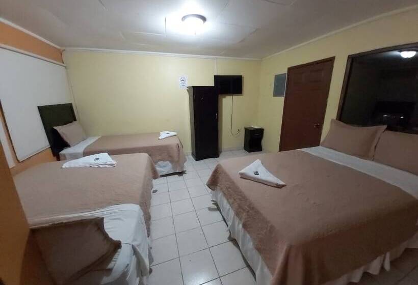 اتاق استاندارد سه نفره, Mados Hotel Aterrizaje