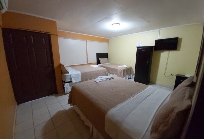 اتاق استاندارد سه نفره, Mados Hotel Aterrizaje