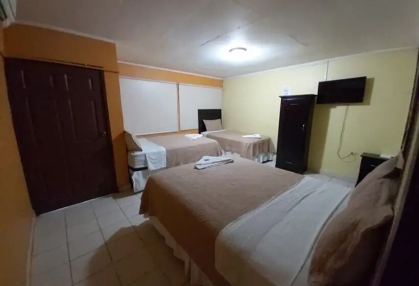اتاق استاندارد سه نفره, Mados Hotel Aterrizaje