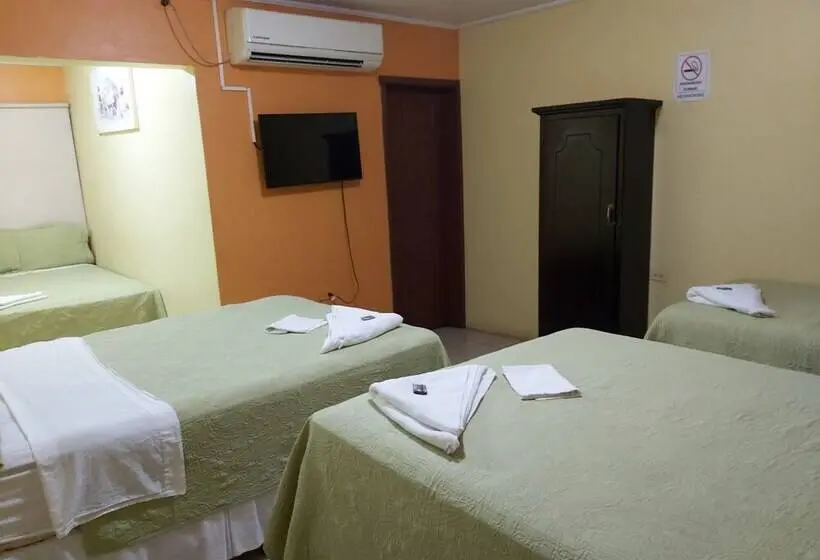 اتاق استاندارد چهار تخته, Mados Hotel Aterrizaje