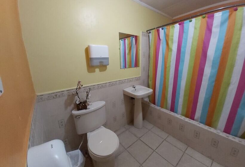اتاق استاندارد چهار تخته, Mados Hotel Aterrizaje