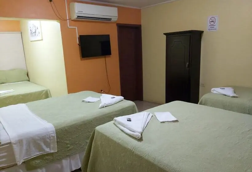 اتاق استاندارد چهار تخته, Mados Hotel Aterrizaje