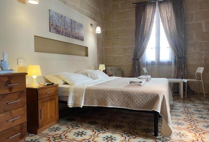 اتاق لوکس خانوادگی, Xemx