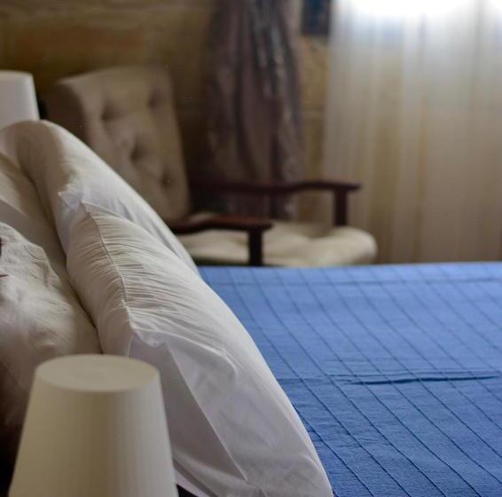 اتاق لوکس خانوادگی, Xemx