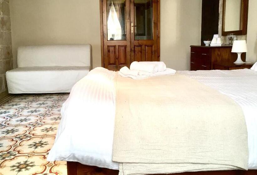 اتاق لوکس خانوادگی, Xemx