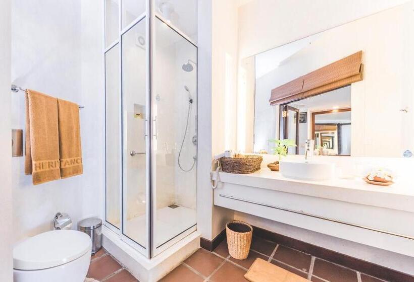 חדר דלוקס, Heritance Ayurveda   All Meals And Treatments