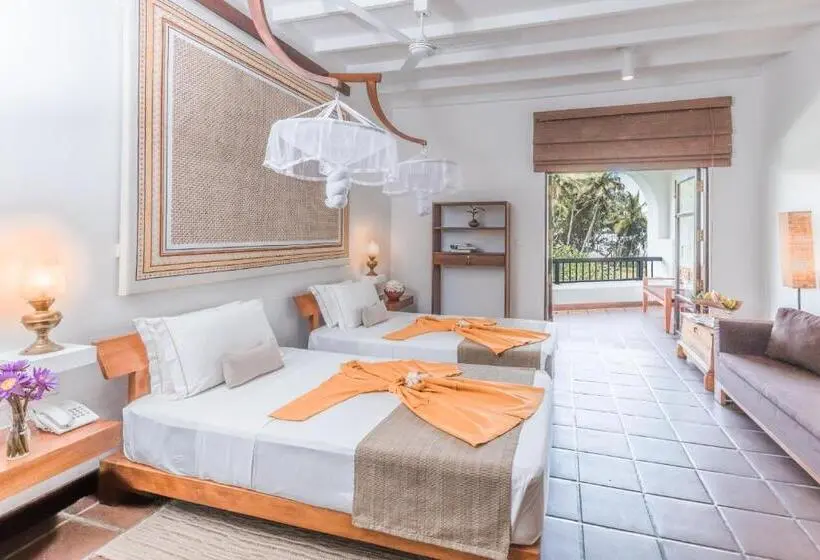 デラックスルーム, Heritance Ayurveda   All Meals And Treatments