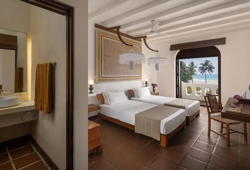 クラシックルーム, Heritance Ayurveda   All Meals And Treatments