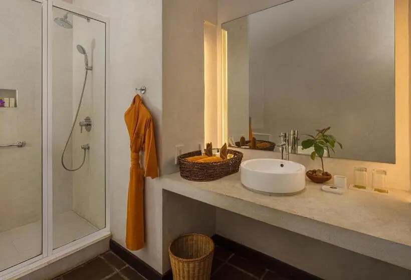 １階のスタンダードルーム, Heritance Ayurveda   All Meals And Treatments