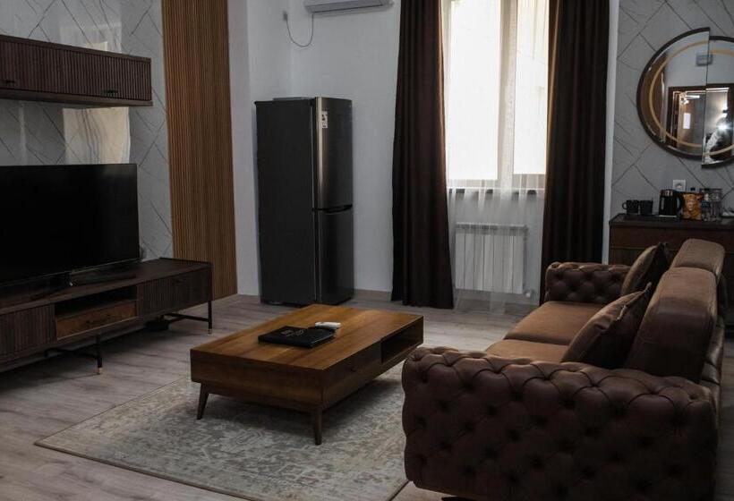 Suíte, Infinity Plaza