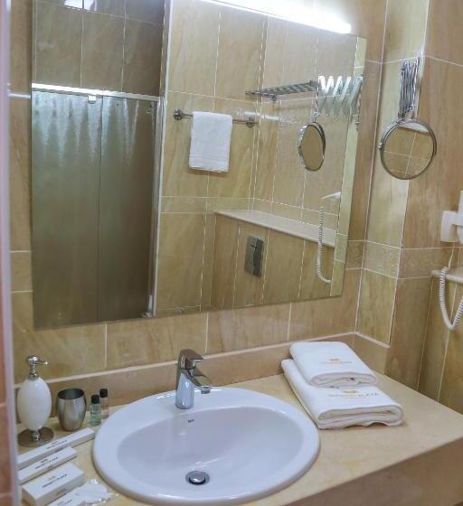 استودیوی استاندارد, Infinity Plaza