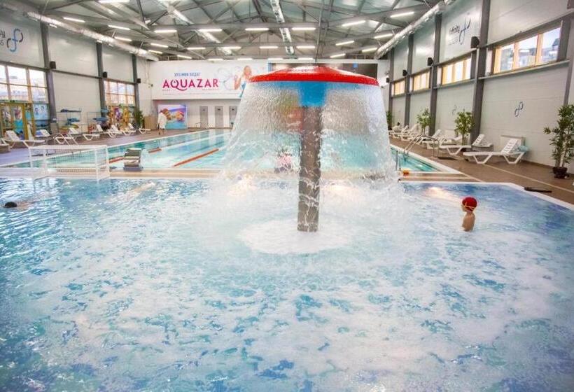 Escritório Estándar, Infinity Plaza