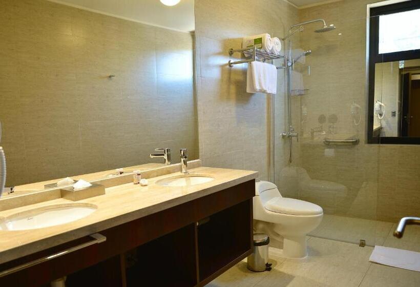 スーペリアトリプルルーム, Manso De Velasco