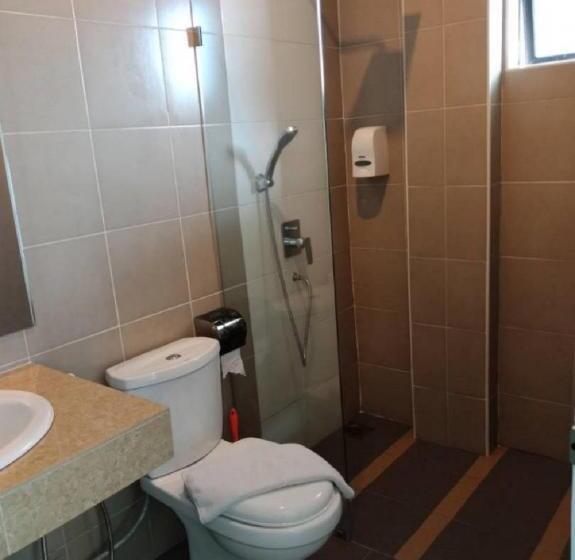 اتاق استاندارد با تخت بزرگ, Oscar Suites