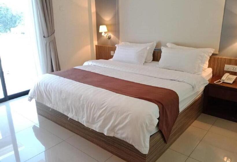 اتاق استاندارد با تخت بزرگ, Oscar Suites