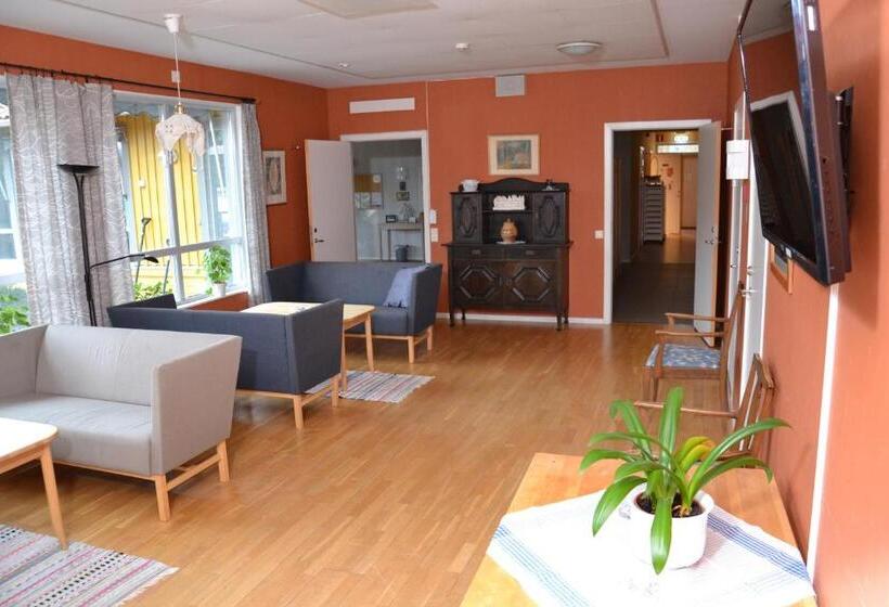 اتاق لوکس, örtagården