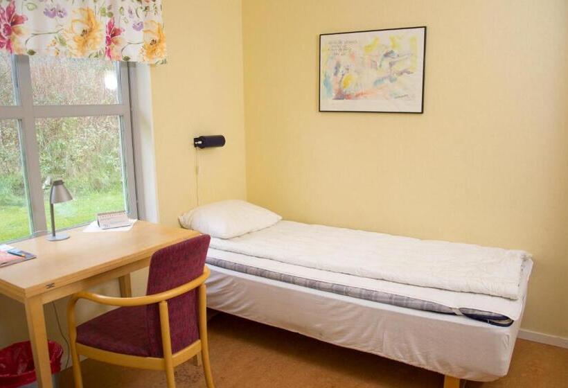 اتاق لوکس, örtagården