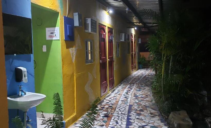 اتاق استاندارد با سرویس بهداشتی مشترک, Hostel Mamallena