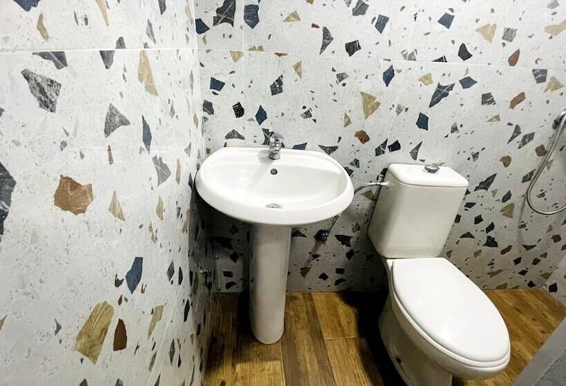 חדר דלוקס, Drinos