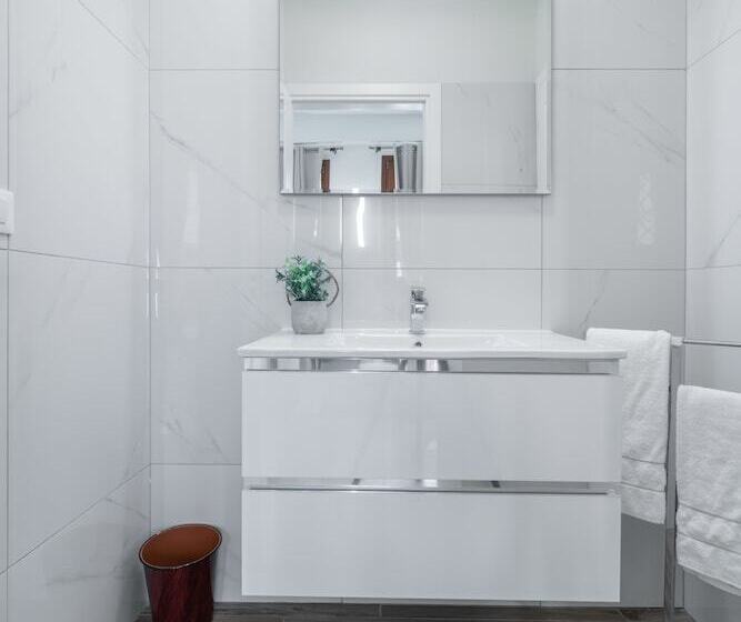 اتاق لوکس با چشم‌انداز شهر, Grifoni Boutique