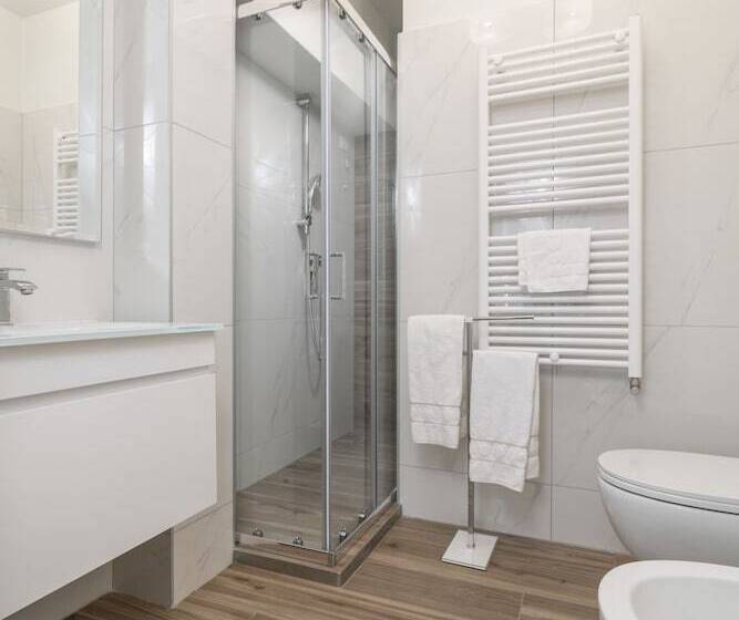 اتاق لوکس سه تخته, Grifoni Boutique