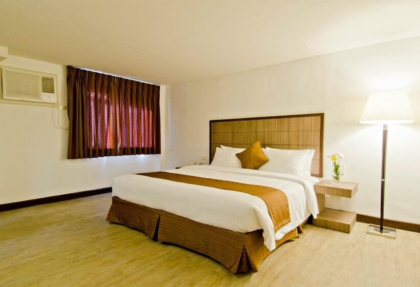 ジュニアスイート, Tyche Boutique