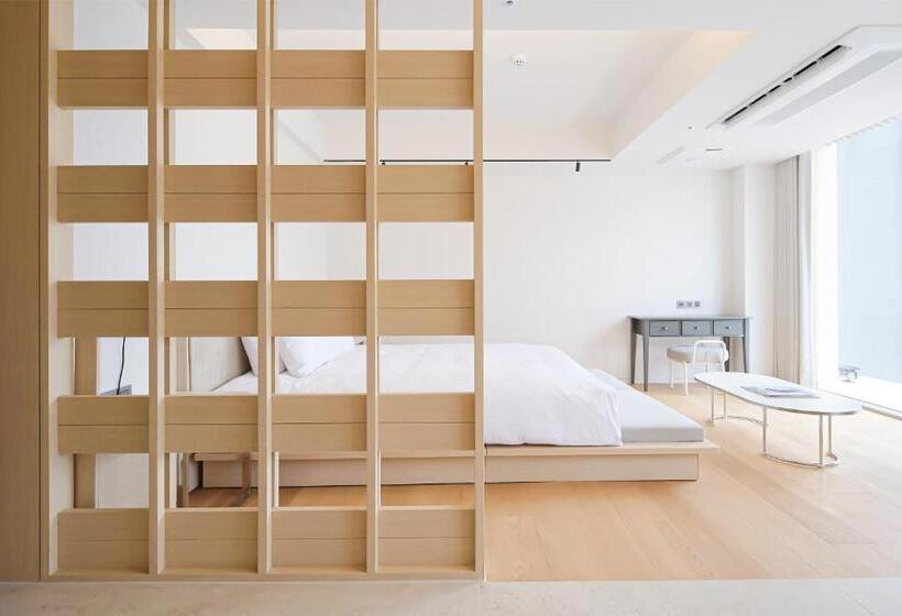 اتاق استاندارد با چشم‌انداز دریا, B Amu