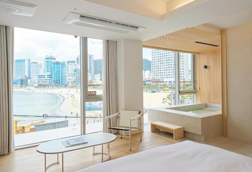 اتاق استاندارد با چشم‌انداز دریا, B Amu