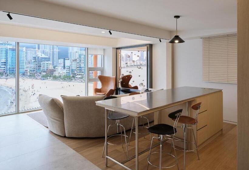 Suite with Terrace, B Amu