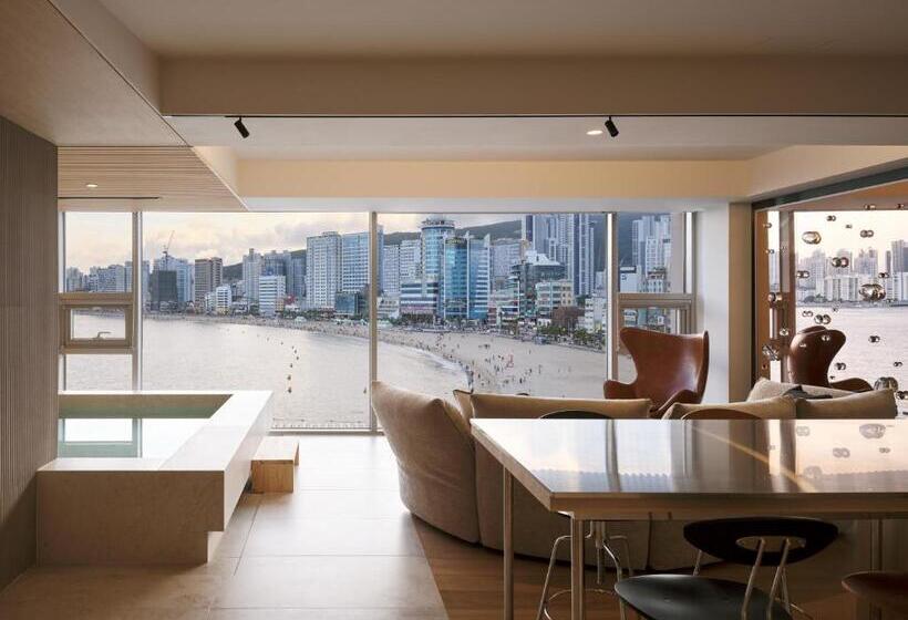 Suite with Terrace, B Amu