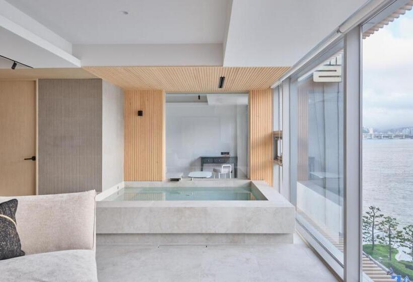 Suite with Terrace, B Amu