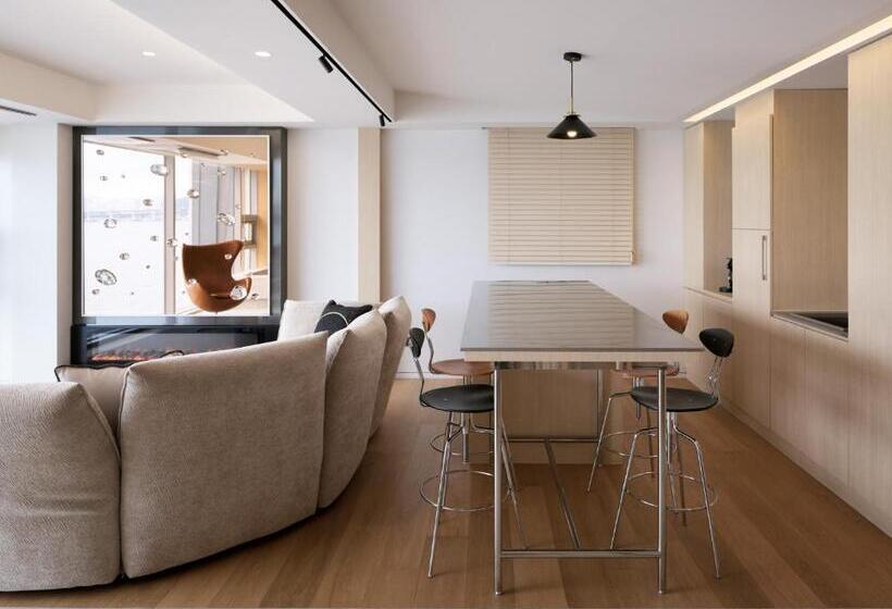 Suite with Terrace, B Amu